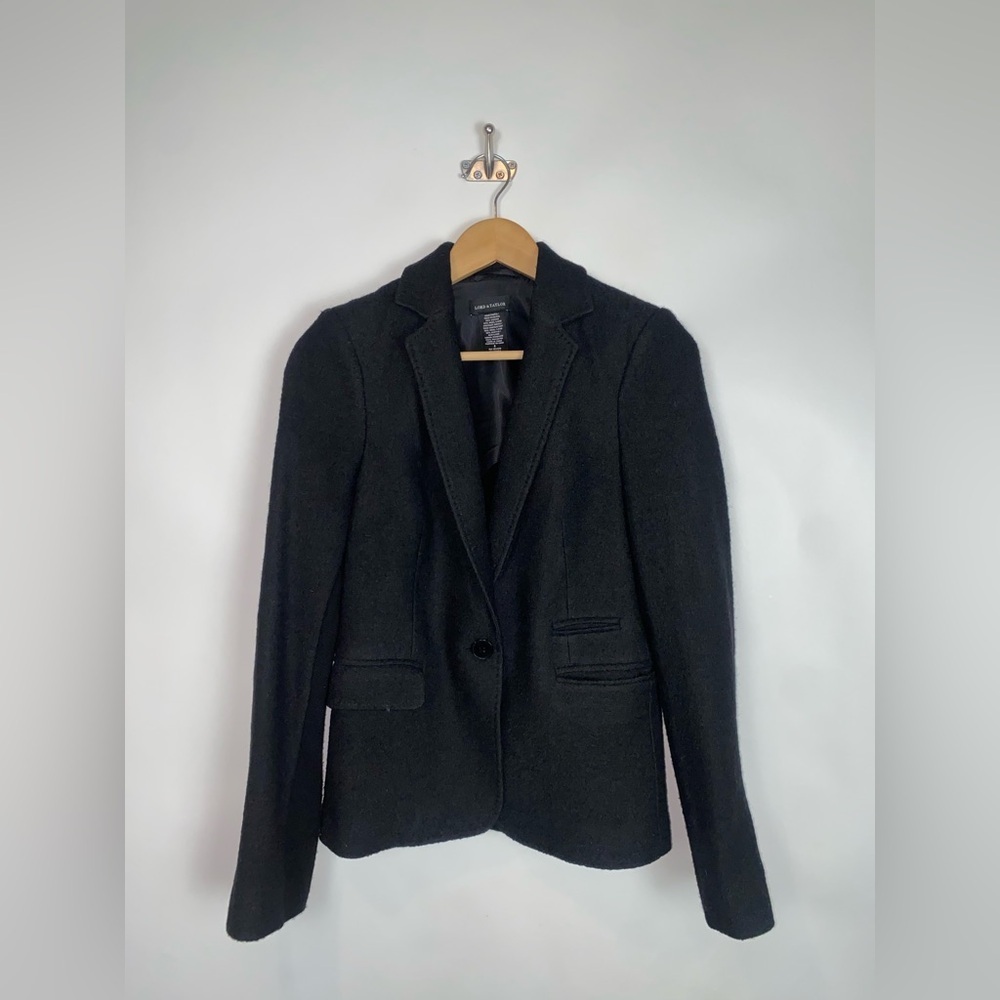 Lord & Taylor Black Wool Blend Contrast Black Blazer Size 8 (runs‎ small)
